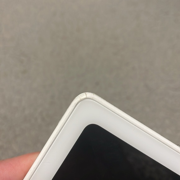 [SOLD]Make best offer! White Samsung galaxy tab a7 10.4”! - Picture 5 of 6